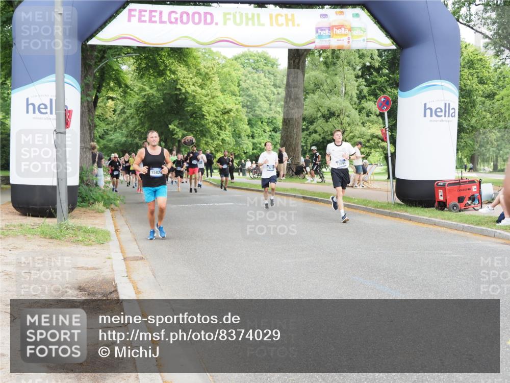 29.06.2025 - hella hamburg halbmarathon MichiJ http://msf.ph/oto/8374029 29.06.2025 10:45:06 Zwischen KM18-KM19 1595, 2606, 5277, 6281, 6302, 9835, 10212, 12735, 13694, 15824, 17455, 18068, 18112, 18492, 18682 meine-sportfotos.de