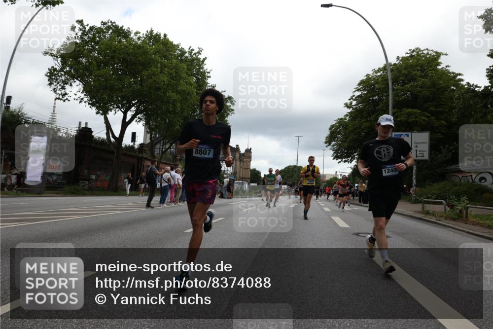 29.06.2025 - hella hamburg halbmarathon Yannick Fuchs http://msf.ph/oto/8374088 29.06.2025 10:53:54 20KM 1019, 1544, 2011, 2780, 3169, 3780, 4238, 4379, 4986, 5272, 6327, 6470, 7259, 7824, 8030, 8326, 8481, 8749, 8807, 9741, 9985, 10271, 10281, 10301, 11114, 11158, 11159, 11250, 11757, 12406, 12422, 12446, 13036, 13706, 13847, 13993, 14471, 14823, 15083, 15525, 15673, 15914, 16530, 16608, 17860, 18130, 18200, 18202, 18377, 18624, 19178 meine-sportfotos.de