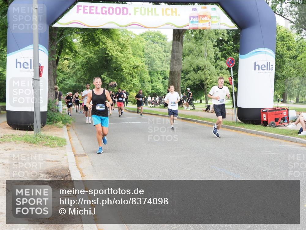 29.06.2025 - hella hamburg halbmarathon MichiJ http://msf.ph/oto/8374098 29.06.2025 10:45:06 Zwischen KM18-KM19 1595, 2606, 5277, 6281, 6302, 9835, 10212, 12735, 13694, 15824, 17455, 18068, 18112, 18492, 18682 meine-sportfotos.de