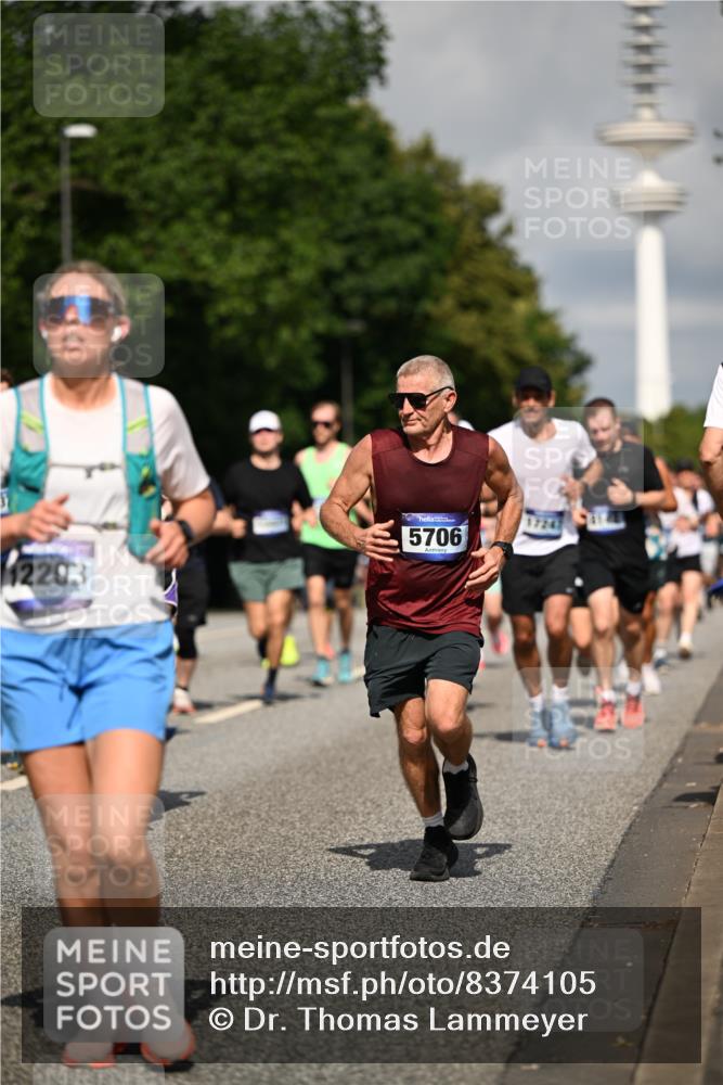 29.06.2025 - hella hamburg halbmarathon Dr. Thomas Lammeyer http://msf.ph/oto/8374105 29.06.2025 09:58:11 Kennedybrücke 1098, 1119, 1171, 1342, 1399, 1750, 1942, 2020, 2222, 2367, 2442, 2470, 2561, 2670, 2842, 2889, 3562, 4017, 4029, 4270, 4816, 5020, 5447, 5706, 5884, 6198, 6266, 6290, 6630, 6819, 7087, 7297, 7709, 8142, 8374, 8482, 8576, 8698, 8916, 9051, 9463, 9619, 10057, 10237, 10529, 11422 meine-sportfotos.de
