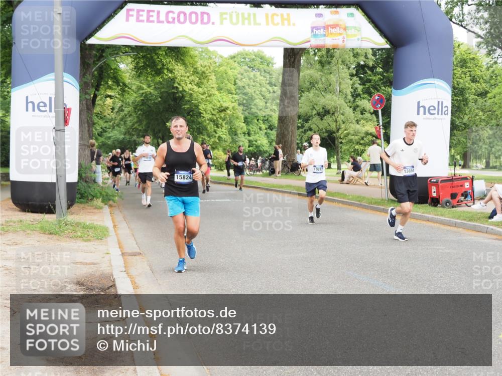 29.06.2025 - hella hamburg halbmarathon MichiJ http://msf.ph/oto/8374139 29.06.2025 10:45:07 Zwischen KM18-KM19 2606, 6281, 9835, 10212, 10896, 12735, 13694, 15824, 17455, 18068, 18112, 18492, 18682 meine-sportfotos.de