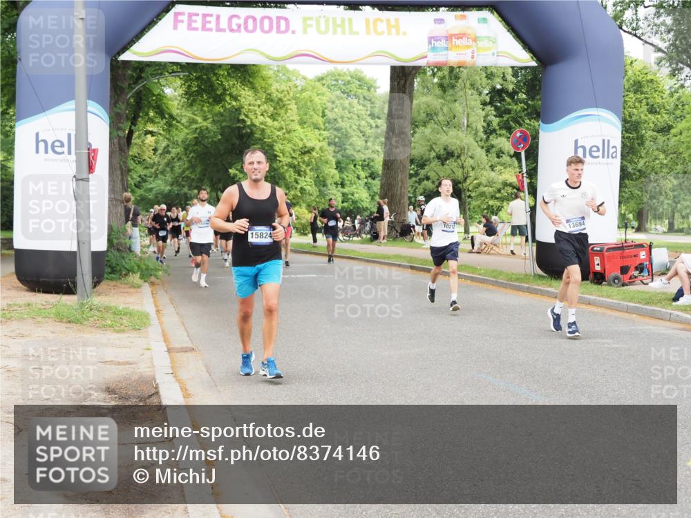 29.06.2025 - hella hamburg halbmarathon MichiJ http://msf.ph/oto/8374146 29.06.2025 10:45:07 Zwischen KM18-KM19 2606, 6281, 9835, 10212, 10896, 12735, 13694, 15824, 17455, 18068, 18112, 18492, 18682 meine-sportfotos.de