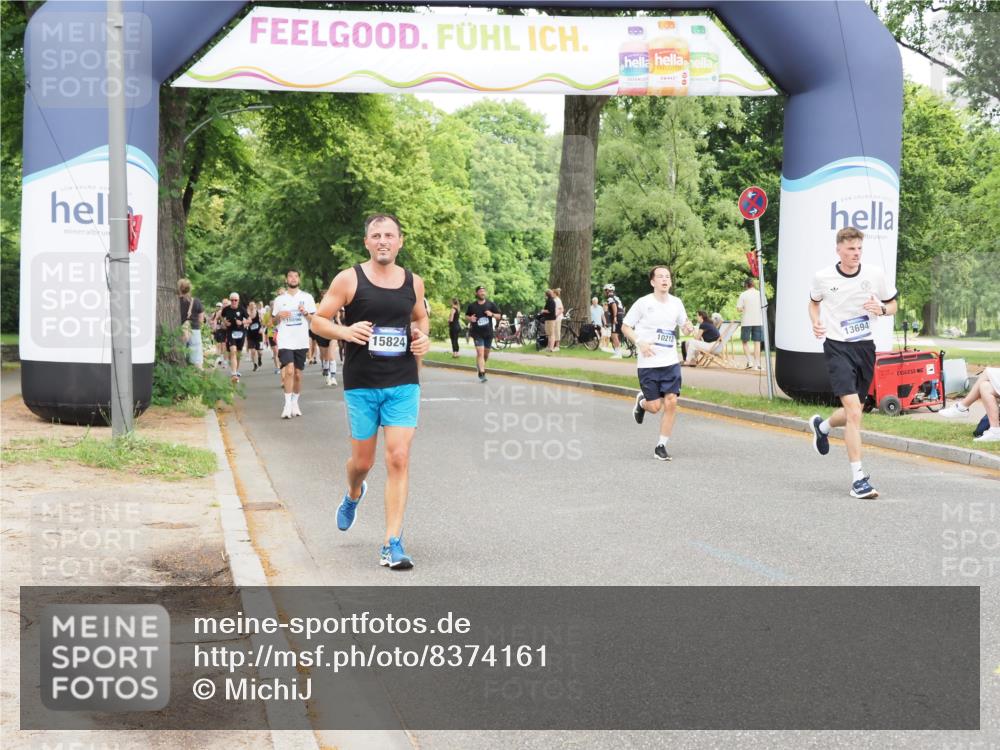 29.06.2025 - hella hamburg halbmarathon MichiJ http://msf.ph/oto/8374161 29.06.2025 10:45:07 Zwischen KM18-KM19 2606, 6281, 9835, 10212, 10896, 12735, 13694, 15824, 17455, 18068, 18112, 18492, 18682 meine-sportfotos.de