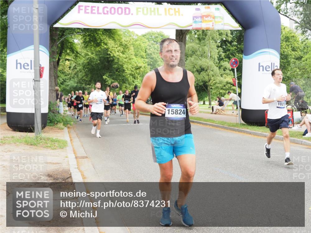 29.06.2025 - hella hamburg halbmarathon MichiJ http://msf.ph/oto/8374231 29.06.2025 10:45:08 Zwischen KM18-KM19 2606, 9835, 10212, 10896, 12735, 13694, 15824, 17455, 18492, 18682 meine-sportfotos.de