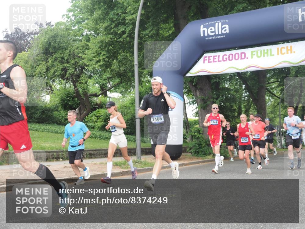 29.06.2025 - hella hamburg halbmarathon KatJ http://msf.ph/oto/8374249 29.06.2025 10:24:10 Zwischen KM18-KM19 1344, 4050, 4740, 7466, 7867 meine-sportfotos.de