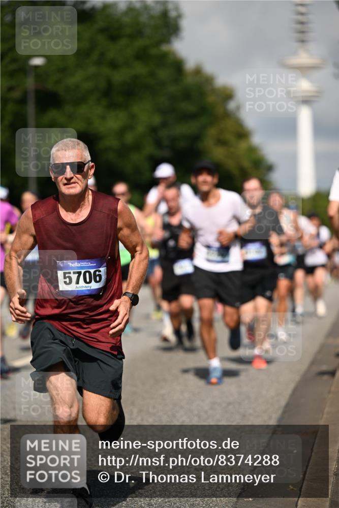 29.06.2025 - hella hamburg halbmarathon Dr. Thomas Lammeyer http://msf.ph/oto/8374288 29.06.2025 09:58:12 Kennedybrücke 1098, 1119, 1171, 1342, 1399, 1750, 1942, 2020, 2222, 2367, 2442, 2470, 2561, 2670, 2842, 2889, 3562, 4017, 4029, 4270, 4816, 5020, 5447, 5706, 5884, 6266, 6290, 6630, 6819, 7087, 7297, 7709, 8142, 8374, 8482, 8576, 8698, 8916, 9051, 9463, 9619, 9924, 10057, 10529, 11422 meine-sportfotos.de