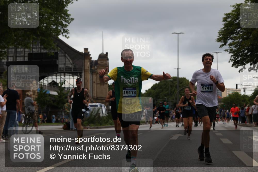 29.06.2025 - hella hamburg halbmarathon Yannick Fuchs http://msf.ph/oto/8374302 29.06.2025 10:53:56 20KM 1019, 1544, 2011, 2167, 2730, 3169, 3780, 4238, 4379, 4986, 5272, 6327, 6470, 7259, 7824, 8030, 8326, 8481, 8749, 8807, 9741, 9985, 10271, 10281, 10301, 11114, 11158, 11159, 11250, 12406, 12422, 12446, 13036, 13847, 13993, 14471, 14823, 15083, 15525, 15673, 15914, 16530, 16608, 17860, 18130, 18200, 18202, 18377, 18624, 19178 meine-sportfotos.de