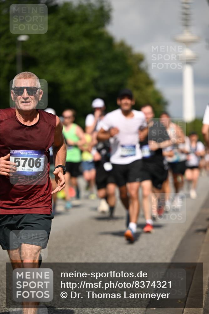 29.06.2025 - hella hamburg halbmarathon Dr. Thomas Lammeyer http://msf.ph/oto/8374321 29.06.2025 09:58:12 Kennedybrücke 1098, 1119, 1171, 1342, 1399, 1750, 1942, 2020, 2222, 2367, 2442, 2470, 2561, 2670, 2842, 2889, 3562, 4017, 4029, 4270, 4816, 5020, 5447, 5706, 5884, 6266, 6290, 6630, 6819, 7087, 7297, 7709, 8142, 8374, 8482, 8576, 8698, 8916, 9051, 9463, 9619, 9924, 10057, 10529, 11422 meine-sportfotos.de