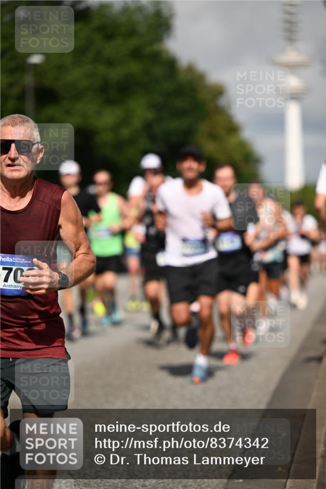 29.06.2025 - hella hamburg halbmarathon Dr. Thomas Lammeyer http://msf.ph/oto/8374342 29.06.2025 09:58:12 Kennedybrücke 1098, 1119, 1171, 1342, 1399, 1750, 1942, 2020, 2222, 2367, 2442, 2470, 2561, 2670, 2842, 2889, 3562, 4017, 4029, 4270, 4816, 5020, 5447, 5706, 5884, 6266, 6290, 6630, 6819, 7087, 7297, 7709, 8142, 8374, 8482, 8576, 8698, 8916, 9051, 9463, 9619, 9924, 10057, 10529, 11422 meine-sportfotos.de