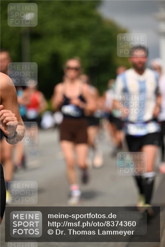 29.06.2025 - hella hamburg halbmarathon Dr. Thomas Lammeyer http://msf.ph/oto/8374360 29.06.2025 10:20:02 Kennedybrücke 1212, 1308, 1651, 2071, 2076, 2436, 2601, 2835, 3167, 4583, 4828, 5046, 5423, 7897, 8057, 8169, 8274, 8554, 8746, 9192, 9307, 9601, 9784, 9881, 10608, 10844, 11113, 11303 meine-sportfotos.de