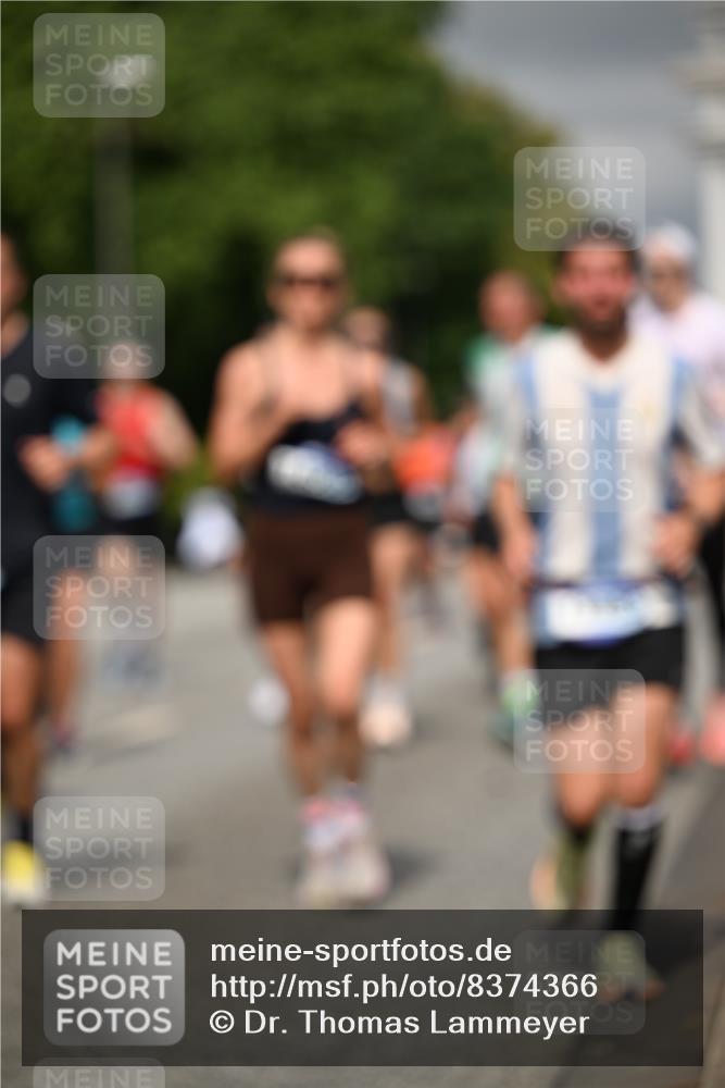 29.06.2025 - hella hamburg halbmarathon Dr. Thomas Lammeyer http://msf.ph/oto/8374366 29.06.2025 10:20:02 Kennedybrücke 1212, 1308, 1651, 2071, 2076, 2436, 2601, 2835, 3167, 4583, 4828, 5046, 5423, 7897, 8057, 8169, 8274, 8554, 8746, 9192, 9307, 9601, 9784, 9881, 10608, 10844, 11113, 11303 meine-sportfotos.de