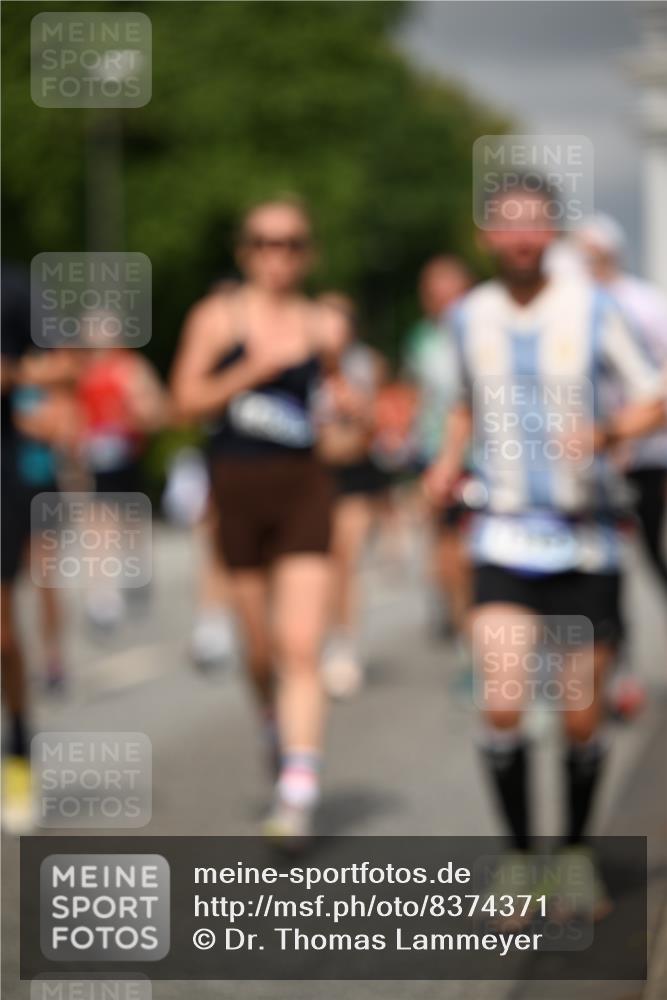 29.06.2025 - hella hamburg halbmarathon Dr. Thomas Lammeyer http://msf.ph/oto/8374371 29.06.2025 10:20:02 Kennedybrücke 1212, 1308, 1651, 2071, 2076, 2436, 2601, 2835, 3167, 4583, 4828, 5046, 5423, 7897, 8057, 8169, 8274, 8554, 8746, 9192, 9307, 9601, 9784, 9881, 10608, 10844, 11113, 11303 meine-sportfotos.de