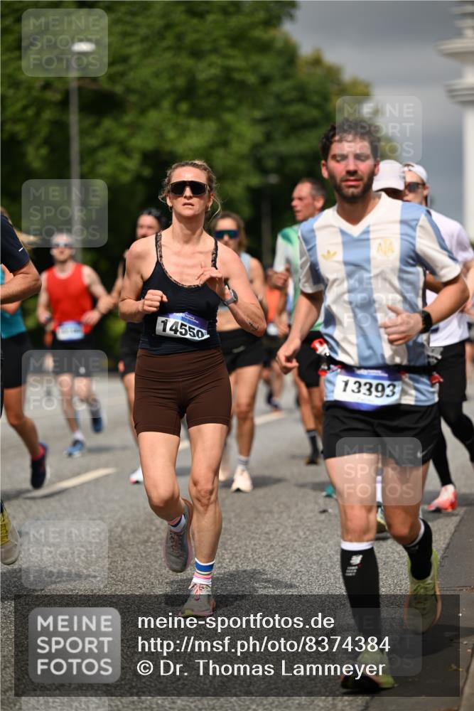 29.06.2025 - hella hamburg halbmarathon Dr. Thomas Lammeyer http://msf.ph/oto/8374384 29.06.2025 10:20:03 Kennedybrücke 1212, 1308, 1651, 2071, 2076, 2436, 2601, 2835, 3167, 4583, 4828, 5046, 5423, 7897, 8057, 8169, 8274, 8554, 8746, 9307, 9601, 9784, 9881, 10292, 10608, 10844, 11113, 11303 meine-sportfotos.de