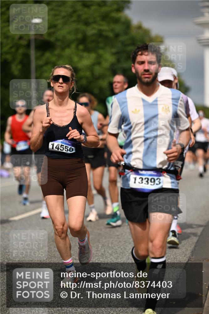 29.06.2025 - hella hamburg halbmarathon Dr. Thomas Lammeyer http://msf.ph/oto/8374403 29.06.2025 10:20:03 Kennedybrücke 1212, 1308, 1651, 2071, 2076, 2436, 2601, 2835, 3167, 4583, 4828, 5046, 5423, 7897, 8057, 8169, 8274, 8554, 8746, 9307, 9601, 9784, 9881, 10292, 10608, 10844, 11113, 11303 meine-sportfotos.de