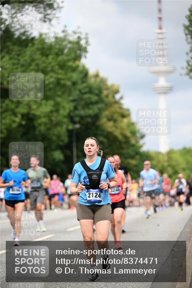 29.06.2025 - hella hamburg halbmarathon Dr. Thomas Lammeyer http://msf.ph/oto/8374471 29.06.2025 10:42:19 Kennedybrücke 1394, 1475, 1578, 1901, 1985, 2124, 3010, 3246, 3286, 3633, 3635, 3636, 3880, 4414, 4921, 5139, 5790, 5875, 6697, 7148, 7244, 7629, 8539, 8696, 9391, 9524, 10025, 10146, 11087, 11152, 11164 meine-sportfotos.de