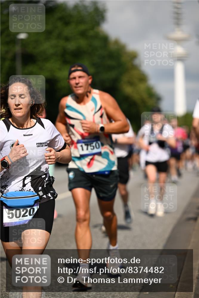 29.06.2025 - hella hamburg halbmarathon Dr. Thomas Lammeyer http://msf.ph/oto/8374482 29.06.2025 09:58:16 Kennedybrücke 1119, 1342, 1399, 1750, 1942, 2020, 2222, 2367, 2442, 2470, 2561, 2670, 2816, 2889, 3562, 4017, 4029, 4816, 5020, 5447, 5706, 5884, 6290, 6630, 6819, 6978, 6991, 7087, 7274, 7297, 7709, 8142, 8374, 8482, 8576, 8698, 8916, 9051, 9463, 9710, 9924, 10057, 10529, 11125, 11422 meine-sportfotos.de