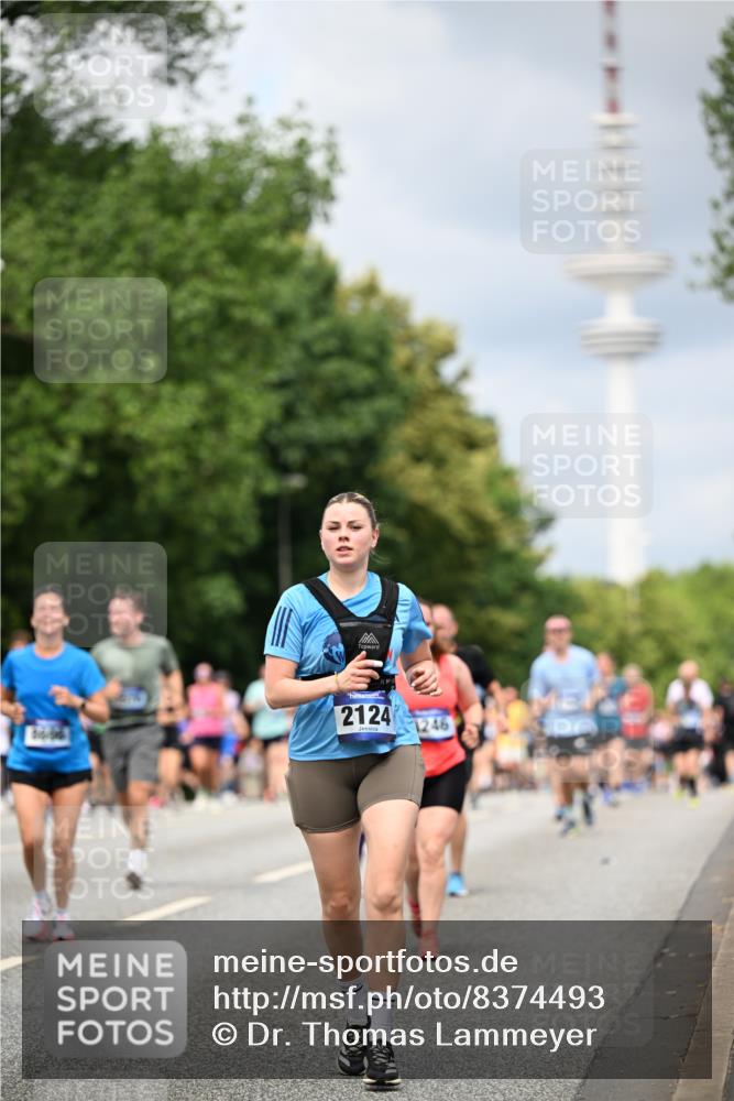 29.06.2025 - hella hamburg halbmarathon Dr. Thomas Lammeyer http://msf.ph/oto/8374493 29.06.2025 10:42:19 Kennedybrücke 1394, 1475, 1578, 1901, 1985, 2124, 3010, 3246, 3286, 3633, 3635, 3636, 3880, 4414, 4921, 5139, 5790, 5875, 6697, 7148, 7244, 7629, 8539, 8696, 9391, 9524, 10025, 10146, 11087, 11152, 11164 meine-sportfotos.de