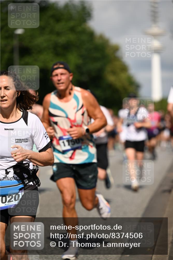 29.06.2025 - hella hamburg halbmarathon Dr. Thomas Lammeyer http://msf.ph/oto/8374506 29.06.2025 09:58:16 Kennedybrücke 1119, 1342, 1399, 1750, 1942, 2020, 2222, 2367, 2442, 2470, 2561, 2670, 2816, 2889, 3562, 4017, 4029, 4816, 5020, 5447, 5706, 5884, 6290, 6630, 6819, 6978, 6991, 7087, 7274, 7297, 7709, 8142, 8374, 8482, 8576, 8698, 8916, 9051, 9463, 9710, 9924, 10057, 10529, 11125, 11422 meine-sportfotos.de