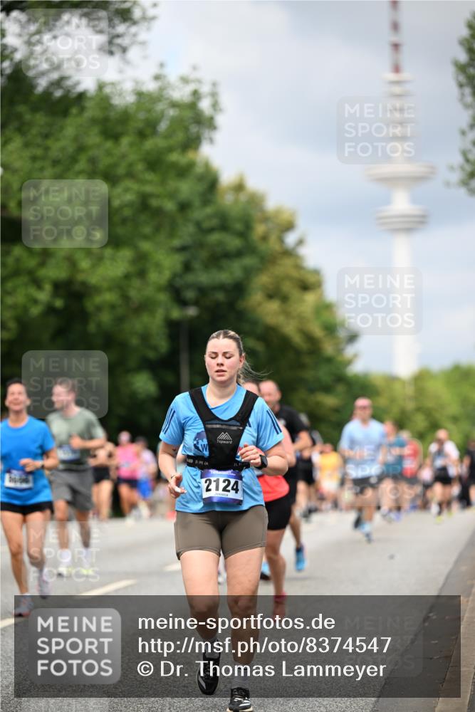 29.06.2025 - hella hamburg halbmarathon Dr. Thomas Lammeyer http://msf.ph/oto/8374547 29.06.2025 10:42:19 Kennedybrücke 1394, 1475, 1578, 1901, 1985, 2124, 3010, 3246, 3286, 3633, 3635, 3636, 3880, 4414, 4921, 5139, 5790, 5875, 6697, 7148, 7244, 7629, 8539, 8696, 9391, 9524, 10025, 10146, 11087, 11152, 11164 meine-sportfotos.de