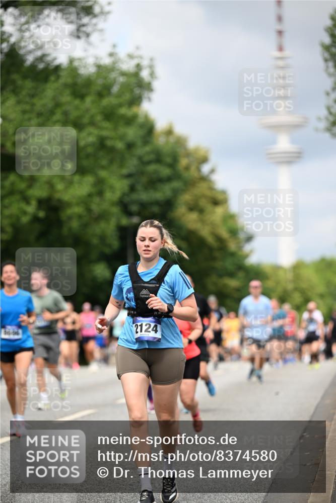 29.06.2025 - hella hamburg halbmarathon Dr. Thomas Lammeyer http://msf.ph/oto/8374580 29.06.2025 10:42:19 Kennedybrücke 1394, 1475, 1578, 1901, 1985, 2124, 3010, 3246, 3286, 3633, 3635, 3636, 3880, 4414, 4921, 5139, 5790, 5875, 6697, 7148, 7244, 7629, 8539, 8696, 9391, 9524, 10025, 10146, 11087, 11152, 11164 meine-sportfotos.de