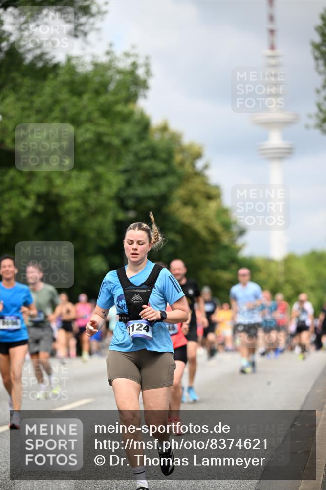 29.06.2025 - hella hamburg halbmarathon Dr. Thomas Lammeyer http://msf.ph/oto/8374621 29.06.2025 10:42:19 Kennedybrücke 1394, 1475, 1578, 1901, 1985, 2124, 3010, 3246, 3286, 3633, 3635, 3636, 3880, 4414, 4921, 5139, 5790, 5875, 6697, 7148, 7244, 7629, 8539, 8696, 9391, 9524, 10025, 10146, 11087, 11152, 11164 meine-sportfotos.de