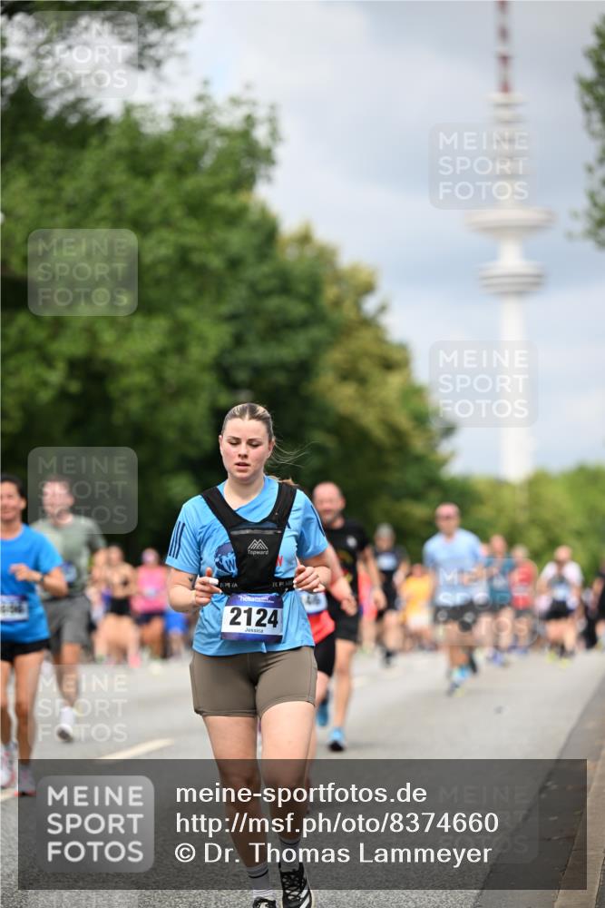 29.06.2025 - hella hamburg halbmarathon Dr. Thomas Lammeyer http://msf.ph/oto/8374660 29.06.2025 10:42:19 Kennedybrücke 1394, 1475, 1578, 1901, 1985, 2124, 3010, 3246, 3286, 3633, 3635, 3636, 3880, 4414, 4921, 5139, 5790, 5875, 6697, 7148, 7244, 7629, 8539, 8696, 9391, 9524, 10025, 10146, 11087, 11152, 11164 meine-sportfotos.de