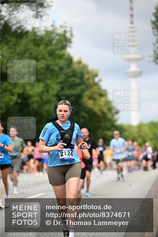 29.06.2025 - hella hamburg halbmarathon Dr. Thomas Lammeyer http://msf.ph/oto/8374671 29.06.2025 10:42:19 Kennedybrücke 1394, 1475, 1578, 1901, 1985, 2124, 3010, 3246, 3286, 3633, 3635, 3636, 3880, 4414, 4921, 5139, 5790, 5875, 6697, 7148, 7244, 7629, 8539, 8696, 9391, 9524, 10025, 10146, 11087, 11152, 11164 meine-sportfotos.de