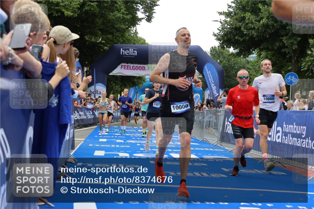 29.06.2025 - hella hamburg halbmarathon Strokosch-Dieckow http://msf.ph/oto/8374676 29.06.2025 10:48:32 Ziel 1163, 1176, 2213, 4553, 5421, 9262, 9538, 10000, 10859, 10860, 11451, 11579, 12149, 12690, 12840, 13962, 14033, 14511, 14990, 15573, 15808, 15917, 17395, 17855, 18251, 18790, 18815, 18923 meine-sportfotos.de