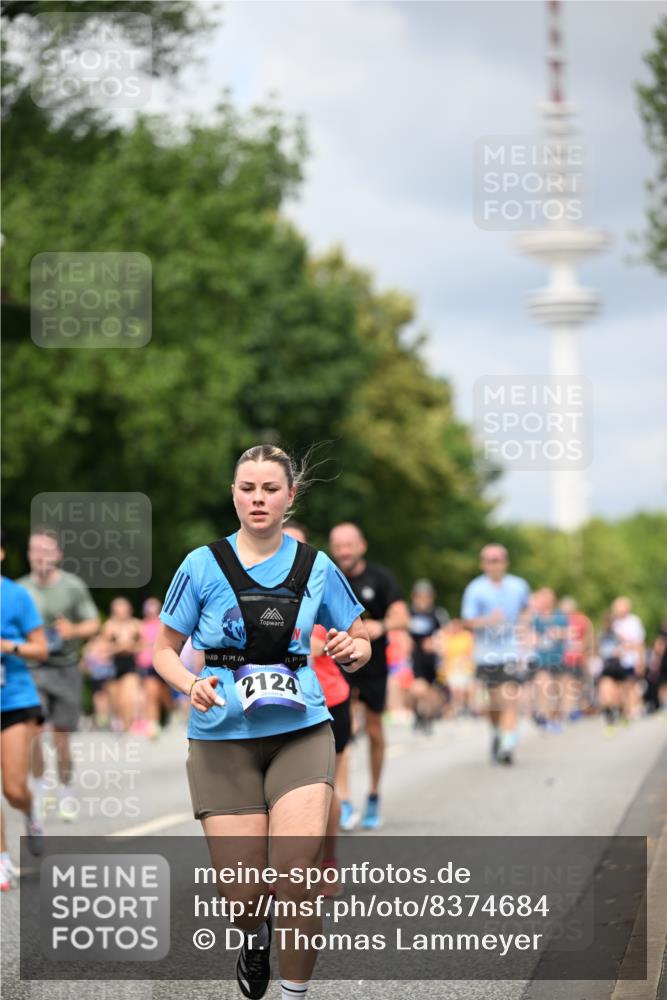 29.06.2025 - hella hamburg halbmarathon Dr. Thomas Lammeyer http://msf.ph/oto/8374684 29.06.2025 10:42:20 Kennedybrücke 1394, 1475, 1578, 1791, 1901, 1985, 2124, 3010, 3246, 3286, 3633, 3635, 3636, 3716, 3880, 4414, 4921, 5139, 5713, 5790, 5875, 6697, 6930, 7148, 7244, 7629, 8539, 8615, 8696, 9391, 9524, 10025, 10146, 11087, 11152, 11164 meine-sportfotos.de