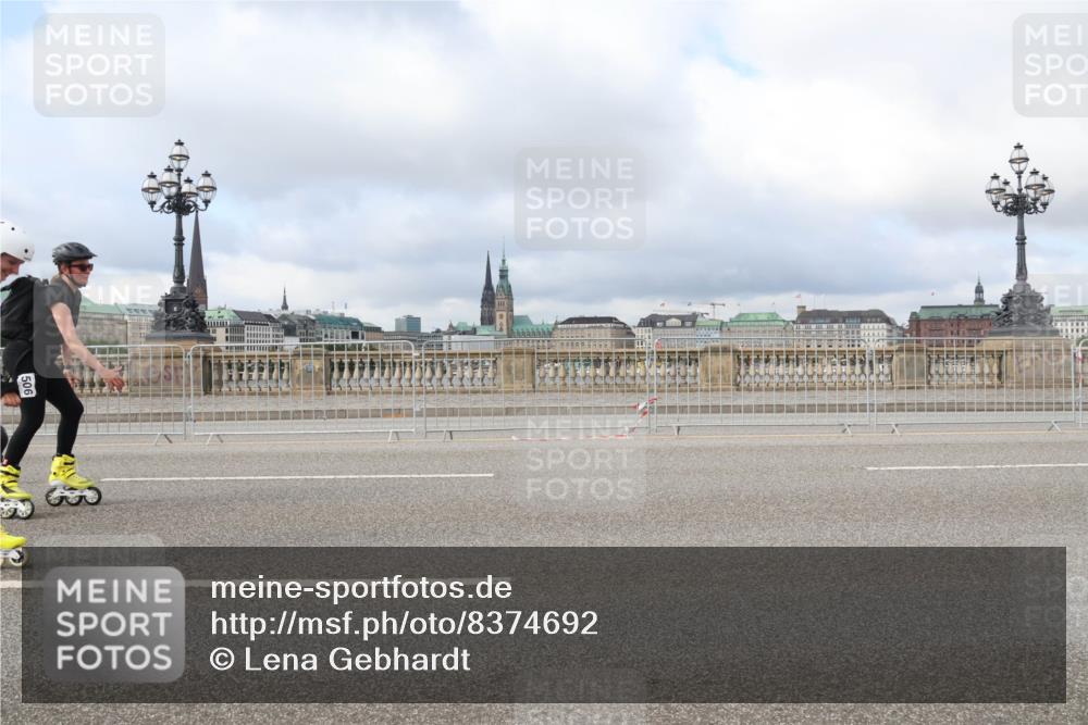 29.06.2025 - hella hamburg halbmarathon Lena Gebhardt http://msf.ph/oto/8374692 29.06.2025 09:13:04 Lombardsbrücke 9 meine-sportfotos.de