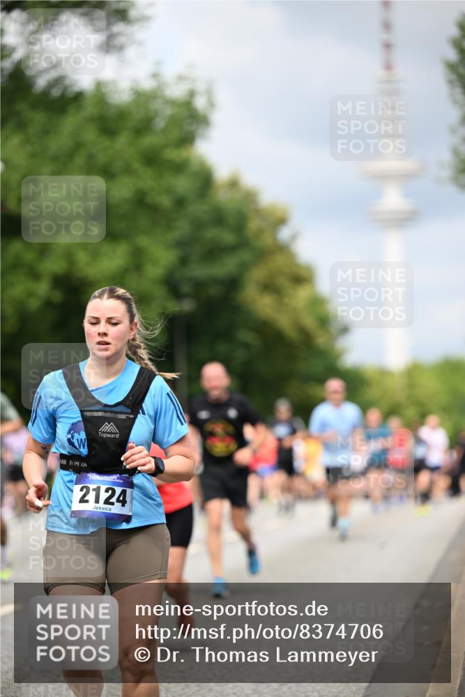 29.06.2025 - hella hamburg halbmarathon Dr. Thomas Lammeyer http://msf.ph/oto/8374706 29.06.2025 10:42:20 Kennedybrücke 1394, 1475, 1578, 1791, 1901, 1985, 2124, 3010, 3246, 3286, 3633, 3635, 3636, 3716, 3880, 4414, 4921, 5139, 5713, 5790, 5875, 6697, 6930, 7148, 7244, 7629, 8539, 8615, 8696, 9391, 9524, 10025, 10146, 11087, 11152, 11164 meine-sportfotos.de