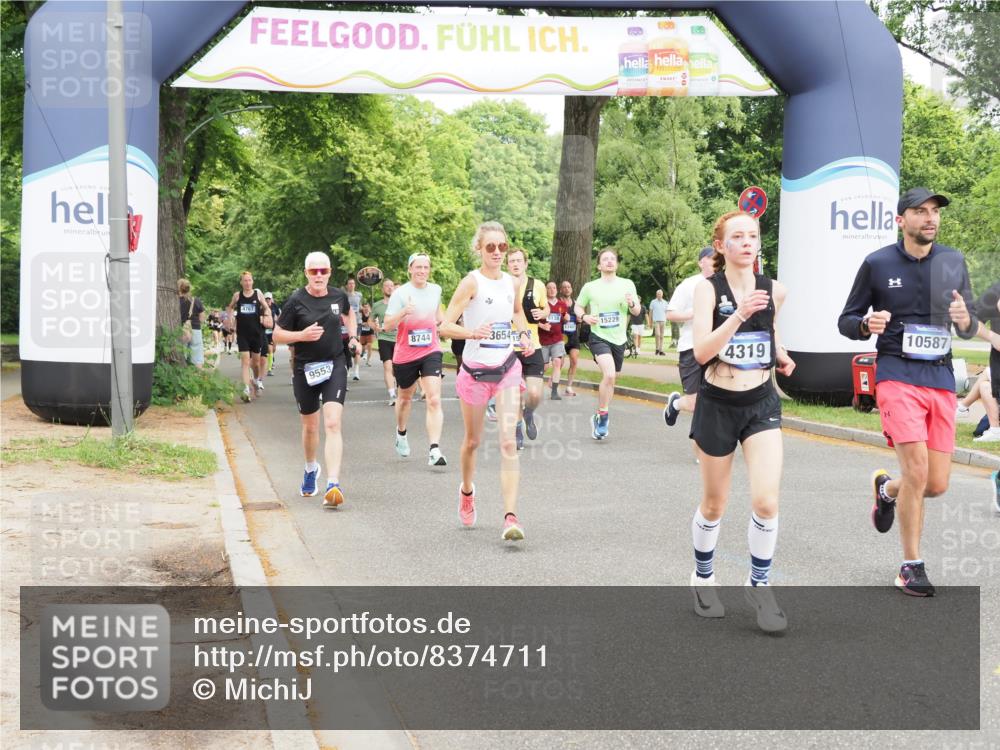 29.06.2025 - hella hamburg halbmarathon MichiJ http://msf.ph/oto/8374711 29.06.2025 10:45:13 Zwischen KM18-KM19 4319, 4379, 6531, 9553, 10212, 10587, 10896, 13654, 13694, 15229, 15824, 16206 meine-sportfotos.de