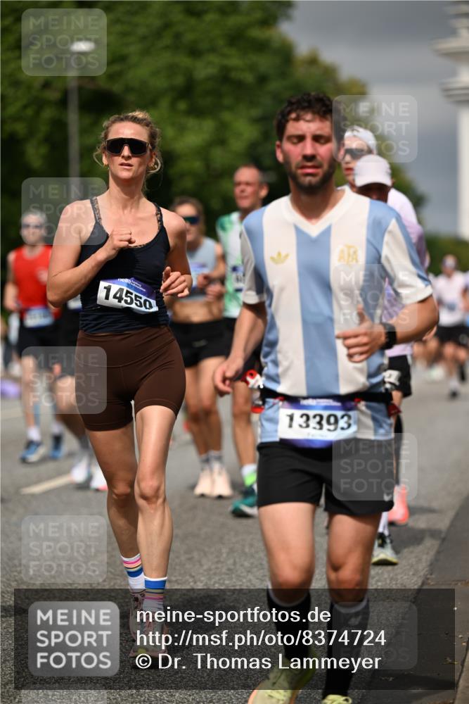 29.06.2025 - hella hamburg halbmarathon Dr. Thomas Lammeyer http://msf.ph/oto/8374724 29.06.2025 10:20:03 Kennedybrücke 1212, 1308, 1651, 2071, 2076, 2436, 2601, 2835, 3167, 4583, 4828, 5046, 5423, 7897, 8057, 8169, 8274, 8554, 8746, 9307, 9601, 9784, 9881, 10292, 10608, 10844, 11113, 11303 meine-sportfotos.de