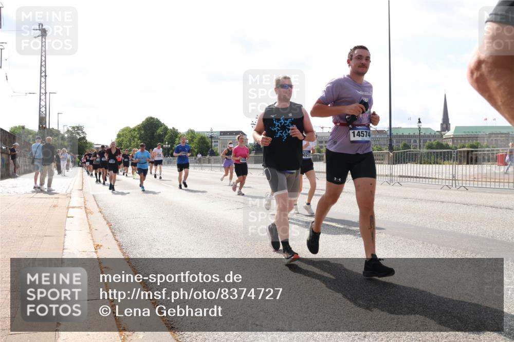 29.06.2025 - hella hamburg halbmarathon Lena Gebhardt http://msf.ph/oto/8374727 29.06.2025 10:02:23 Lombardsbrücke 021, 14574, 1128, 1254, 1364, 1432, 1453, 1702, 1733, 2142, 2322, 2323, 2685, 2712, 2819, 3169, 3225, 3780, 3976, 4066, 4286, 4985, 5742, 5763, 6166, 6295, 6322, 6327, 6595, 6708, 6860, 7031, 7049, 7189, 7223, 7243, 7323, 7869, 7888, 8003, 8364, 8662, 8749, 9020, 9021, 9131, 9156, 9353, 9554, 9741, 9928, 9986, 10177, 10295, 10539, 10866, 11191, 11515, 11554, 11670, 11702, 11782, 11871, 11938, 12315, 12316, 12491, 14471, 14660, 14677, 16420 meine-sportfotos.de
