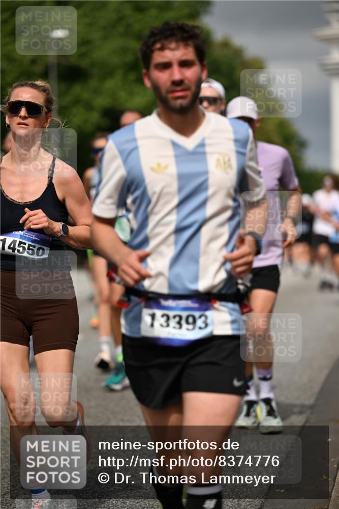 29.06.2025 - hella hamburg halbmarathon Dr. Thomas Lammeyer http://msf.ph/oto/8374776 29.06.2025 10:20:04 Kennedybrücke 1212, 1308, 1651, 2071, 2076, 2436, 2601, 2835, 3167, 4583, 4828, 5046, 5423, 7897, 8057, 8169, 8274, 8554, 8746, 9307, 9601, 9784, 9881, 10292, 10608, 10844, 11113, 11303 meine-sportfotos.de