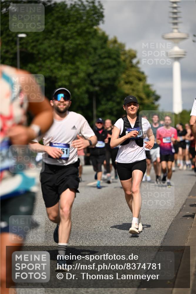 29.06.2025 - hella hamburg halbmarathon Dr. Thomas Lammeyer http://msf.ph/oto/8374781 29.06.2025 09:58:17 Kennedybrücke 1119, 1342, 1399, 1750, 1942, 2020, 2222, 2367, 2442, 2470, 2561, 2670, 2816, 2889, 3562, 4017, 4029, 4816, 5020, 5447, 5706, 5884, 6290, 6630, 6819, 6978, 6991, 7087, 7274, 7297, 7335, 7709, 8142, 8374, 8482, 8576, 8698, 8916, 8981, 9051, 9463, 9710, 9924, 10057, 10529, 11125, 11422 meine-sportfotos.de