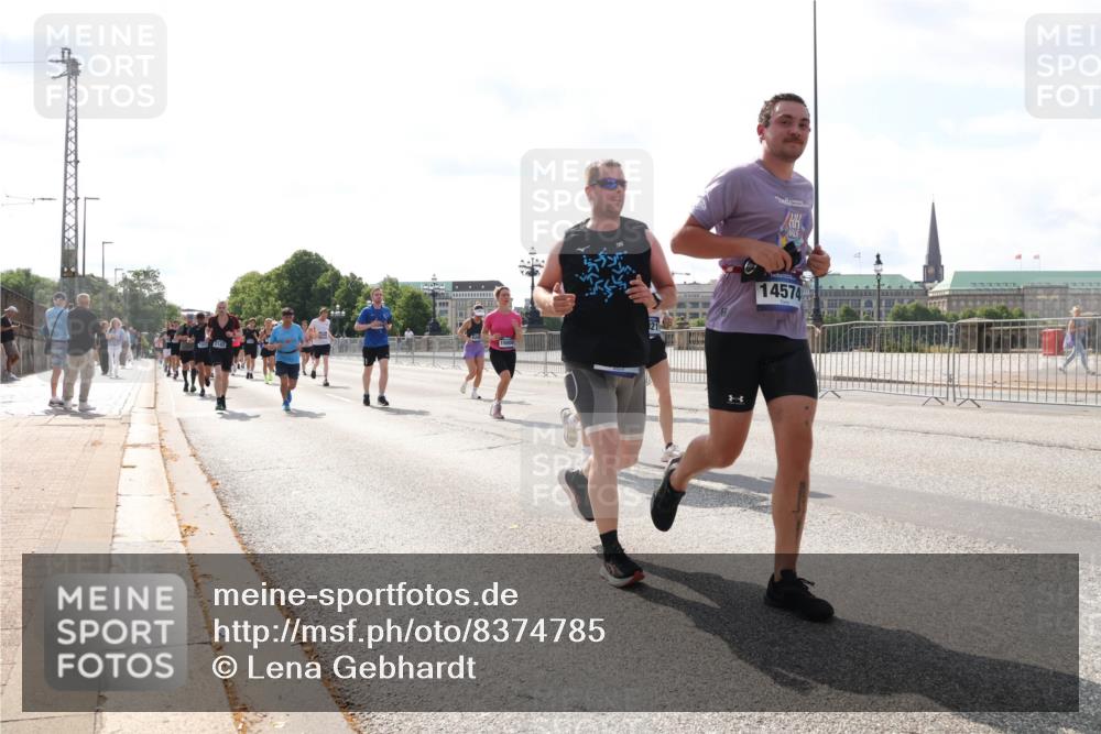 29.06.2025 - hella hamburg halbmarathon Lena Gebhardt http://msf.ph/oto/8374785 29.06.2025 10:02:23 Lombardsbrücke 2142, 14574, 1128, 1254, 1364, 1432, 1453, 1702, 1733, 2142, 2322, 2323, 2685, 2712, 2819, 3169, 3225, 3780, 3976, 4066, 4286, 4985, 5742, 5763, 6166, 6295, 6322, 6327, 6595, 6708, 6860, 7031, 7049, 7189, 7223, 7243, 7323, 7869, 7888, 8003, 8364, 8662, 8749, 9020, 9021, 9131, 9156, 9353, 9554, 9741, 9928, 9986, 10177, 10295, 10539, 10866, 11191, 11515, 11554, 11670, 11702, 11782, 11871, 11938, 12315, 12316, 12491, 14471, 14660, 14677, 16420 meine-sportfotos.de