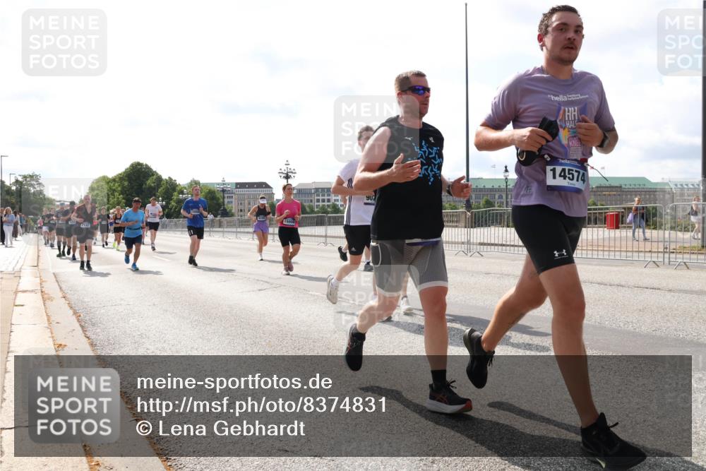 29.06.2025 - hella hamburg halbmarathon Lena Gebhardt http://msf.ph/oto/8374831 29.06.2025 10:02:24 Lombardsbrücke 2142, 15008, 902, 14574, 1128, 1254, 1364, 1432, 1453, 1702, 1733, 2142, 2322, 2323, 2685, 2712, 2819, 3169, 3225, 3780, 3976, 4066, 4286, 4985, 5763, 6166, 6295, 6322, 6327, 6708, 6860, 7031, 7049, 7189, 7223, 7243, 7323, 7869, 7888, 8003, 8364, 8662, 8749, 9020, 9021, 9131, 9156, 9353, 9554, 9741, 9928, 9986, 10177, 10295, 10539, 10866, 11191, 11515, 11554, 11670, 11702, 11782, 11871, 11938, 12315, 12316, 12491, 14471, 14660, 14677, 16420 meine-sportfotos.de