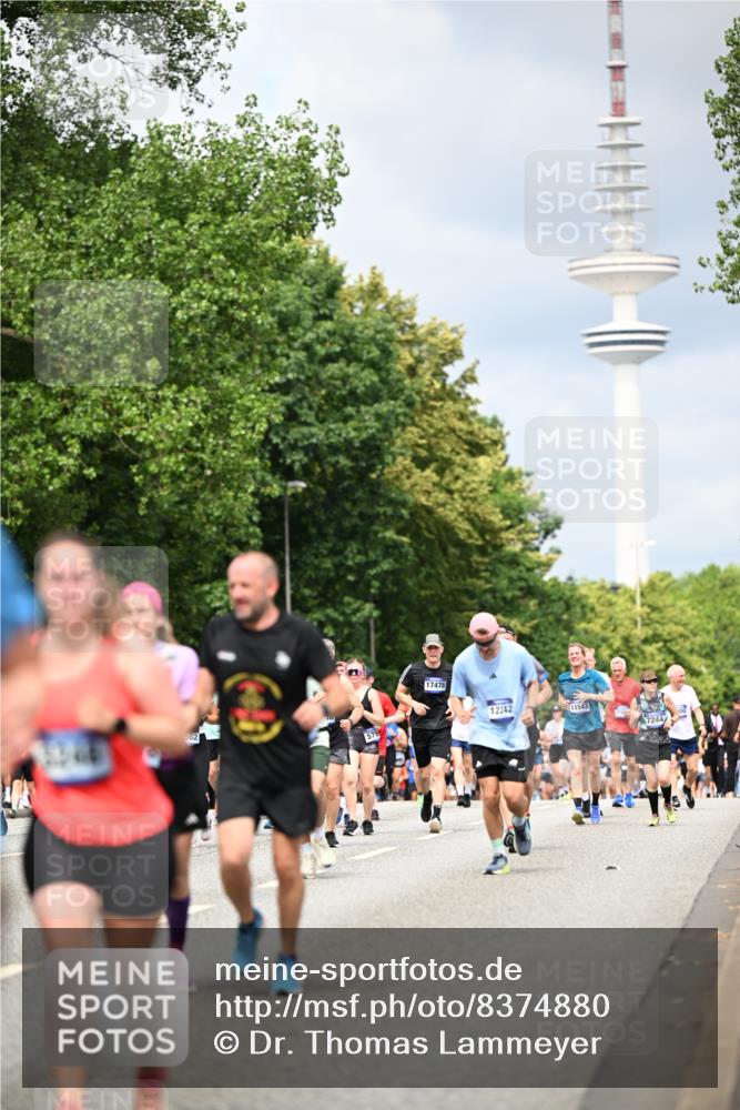29.06.2025 - hella hamburg halbmarathon Dr. Thomas Lammeyer http://msf.ph/oto/8374880 29.06.2025 10:42:22 Kennedybrücke 1394, 1578, 1791, 1901, 1985, 2124, 3010, 3246, 3286, 3633, 3635, 3636, 3716, 3880, 4414, 4921, 5139, 5713, 5790, 5875, 6697, 6930, 7148, 7244, 7629, 8539, 8615, 8696, 9391, 9524, 10025, 10146, 11087, 11152, 11164 meine-sportfotos.de