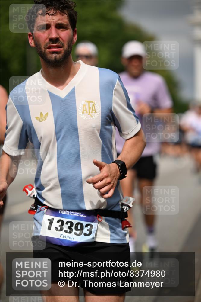 29.06.2025 - hella hamburg halbmarathon Dr. Thomas Lammeyer http://msf.ph/oto/8374980 29.06.2025 10:20:04 Kennedybrücke 1212, 1308, 1651, 2071, 2076, 2436, 2601, 2835, 3167, 4583, 4828, 5046, 5423, 7897, 8057, 8169, 8274, 8554, 8746, 9307, 9601, 9784, 9881, 10292, 10608, 10844, 11113, 11303 meine-sportfotos.de