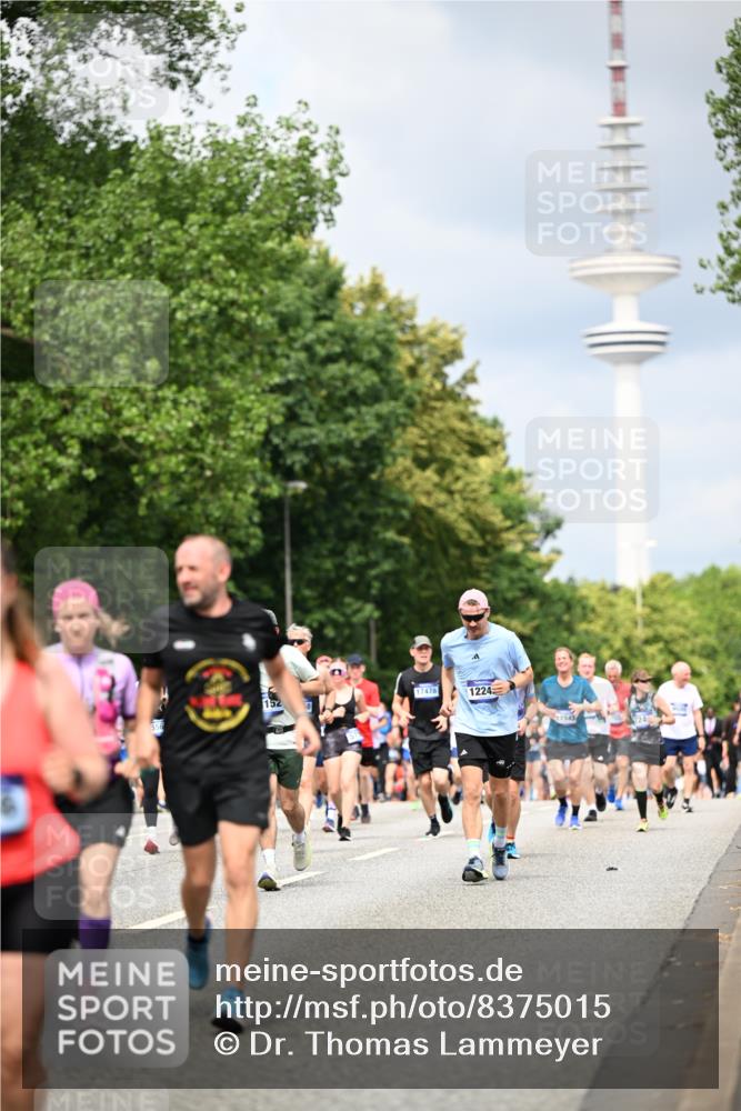 29.06.2025 - hella hamburg halbmarathon Dr. Thomas Lammeyer http://msf.ph/oto/8375015 29.06.2025 10:42:22 Kennedybrücke 1394, 1578, 1791, 1901, 1985, 2124, 3010, 3246, 3286, 3633, 3635, 3636, 3716, 3880, 4414, 4921, 5139, 5713, 5790, 5875, 6697, 6930, 7148, 7244, 7629, 8539, 8615, 8696, 9391, 9524, 10025, 10146, 11087, 11152, 11164 meine-sportfotos.de