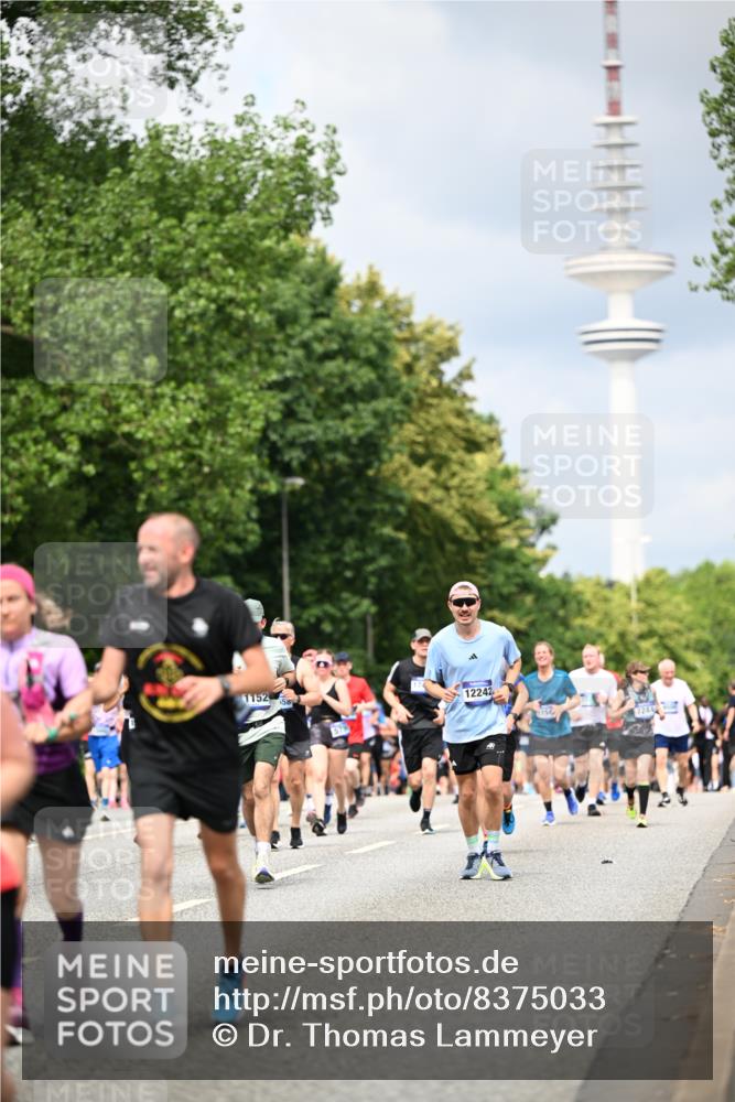 29.06.2025 - hella hamburg halbmarathon Dr. Thomas Lammeyer http://msf.ph/oto/8375033 29.06.2025 10:42:23 Kennedybrücke 1394, 1578, 1791, 1901, 1985, 2124, 3010, 3246, 3286, 3633, 3635, 3636, 3716, 3880, 4414, 4921, 5713, 5790, 5875, 6697, 6930, 7148, 7244, 7552, 7629, 8539, 8615, 8696, 9391, 9524, 10025, 10146, 11087, 11152, 11164 meine-sportfotos.de