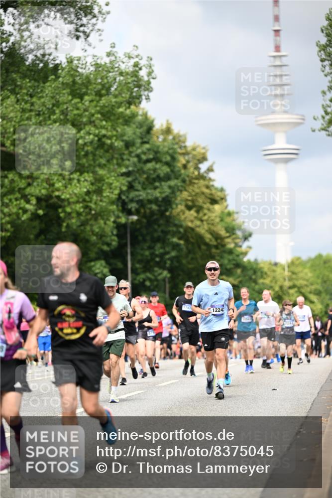 29.06.2025 - hella hamburg halbmarathon Dr. Thomas Lammeyer http://msf.ph/oto/8375045 29.06.2025 10:42:23 Kennedybrücke 1394, 1578, 1791, 1901, 1985, 2124, 3010, 3246, 3286, 3633, 3635, 3636, 3716, 3880, 4414, 4921, 5713, 5790, 5875, 6697, 6930, 7148, 7244, 7552, 7629, 8539, 8615, 8696, 9391, 9524, 10025, 10146, 11087, 11152, 11164 meine-sportfotos.de