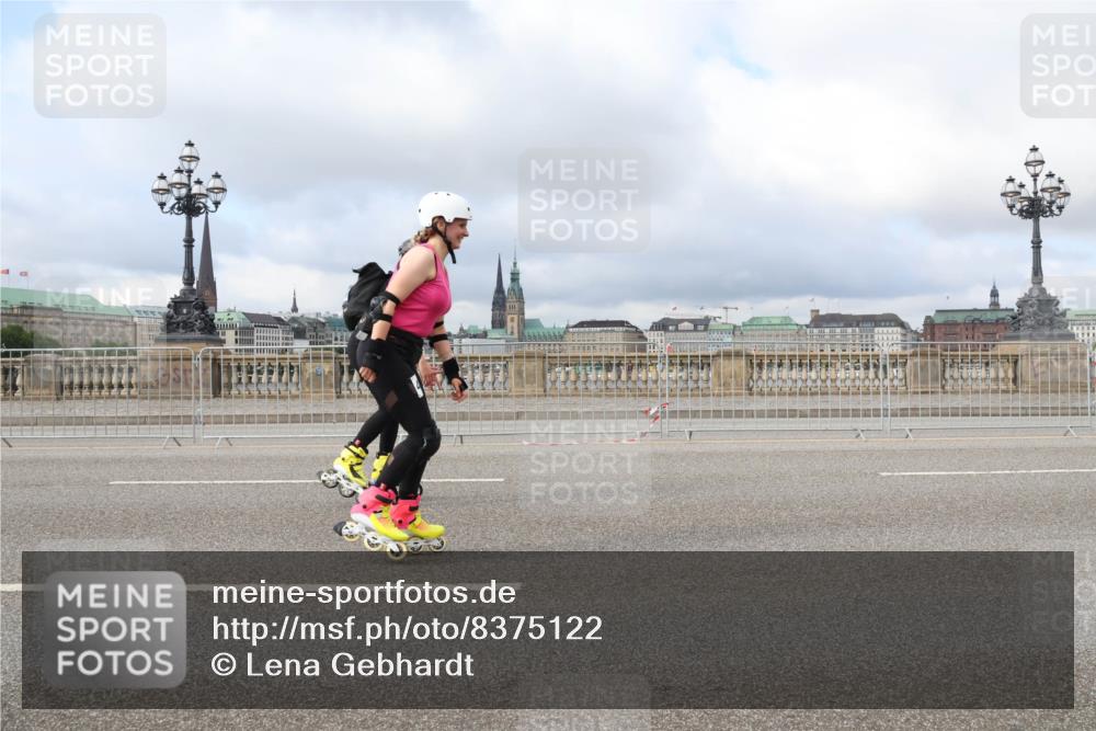 29.06.2025 - hella hamburg halbmarathon Lena Gebhardt http://msf.ph/oto/8375122 29.06.2025 09:13:05 Lombardsbrücke  meine-sportfotos.de