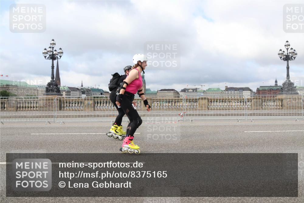 29.06.2025 - hella hamburg halbmarathon Lena Gebhardt http://msf.ph/oto/8375165 29.06.2025 09:13:05 Lombardsbrücke  meine-sportfotos.de