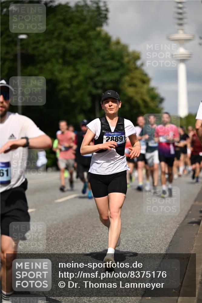 29.06.2025 - hella hamburg halbmarathon Dr. Thomas Lammeyer http://msf.ph/oto/8375176 29.06.2025 09:58:18 Kennedybrücke 1119, 1342, 1399, 1750, 1817, 1942, 2020, 2222, 2367, 2442, 2470, 2561, 2670, 2816, 2889, 3562, 4017, 4029, 4816, 5020, 5447, 5706, 5884, 6290, 6819, 6978, 6991, 7087, 7274, 7297, 7335, 7709, 8142, 8374, 8482, 8576, 8698, 8916, 8981, 9038, 9051, 9463, 9710, 9924, 10057, 10529, 11125, 11422 meine-sportfotos.de