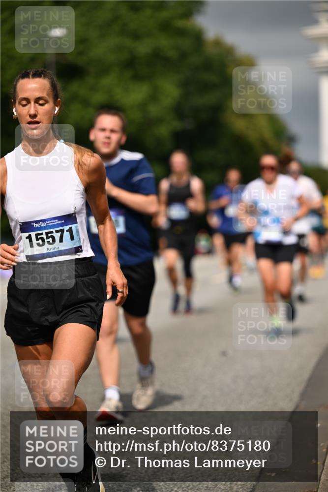 29.06.2025 - hella hamburg halbmarathon Dr. Thomas Lammeyer http://msf.ph/oto/8375180 29.06.2025 10:20:07 Kennedybrücke 1212, 1308, 1651, 2071, 2076, 2436, 2601, 2835, 3167, 4583, 4828, 5046, 8057, 8169, 8274, 8554, 8746, 9307, 9601, 9784, 9802, 9881, 10107, 10139, 10141, 10183, 10292, 10844, 11113, 11303 meine-sportfotos.de