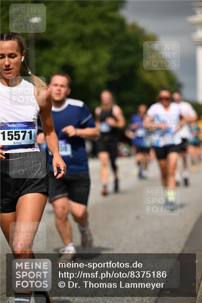 29.06.2025 - hella hamburg halbmarathon Dr. Thomas Lammeyer http://msf.ph/oto/8375186 29.06.2025 10:20:07 Kennedybrücke 1212, 1308, 1651, 2071, 2076, 2436, 2601, 2835, 3167, 4583, 4828, 5046, 8057, 8169, 8274, 8554, 8746, 9307, 9601, 9784, 9802, 9881, 10107, 10139, 10141, 10183, 10292, 10844, 11113, 11303 meine-sportfotos.de