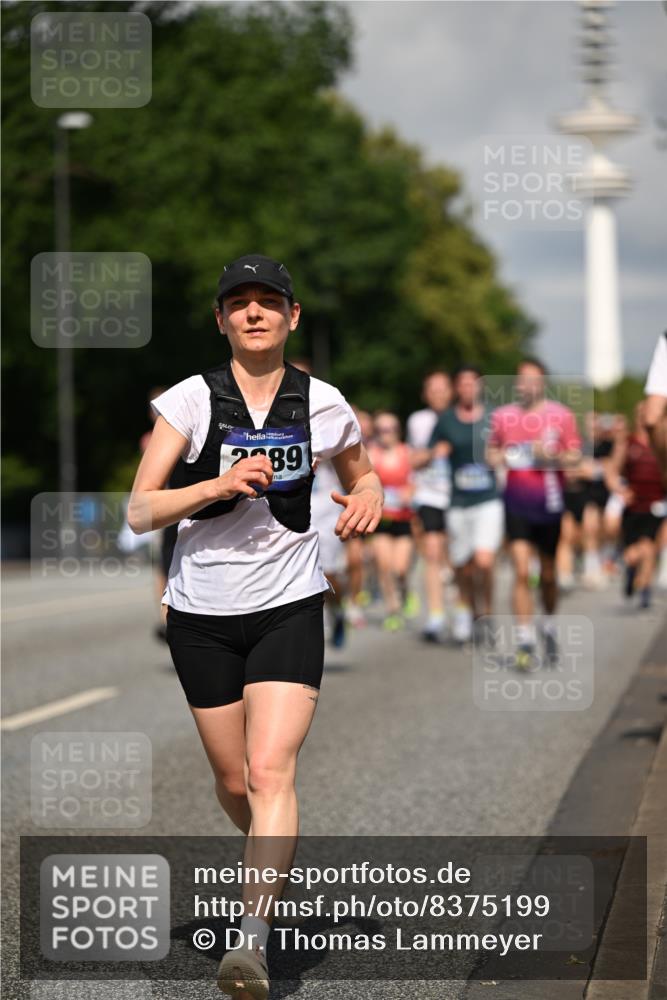 29.06.2025 - hella hamburg halbmarathon Dr. Thomas Lammeyer http://msf.ph/oto/8375199 29.06.2025 09:58:18 Kennedybrücke 1119, 1342, 1399, 1750, 1817, 1942, 2020, 2222, 2367, 2442, 2470, 2561, 2670, 2816, 2889, 3562, 4017, 4029, 4816, 5020, 5447, 5706, 5884, 6290, 6819, 6978, 6991, 7087, 7274, 7297, 7335, 7709, 8142, 8374, 8482, 8576, 8698, 8916, 8981, 9038, 9051, 9463, 9710, 9924, 10057, 10529, 11125, 11422 meine-sportfotos.de