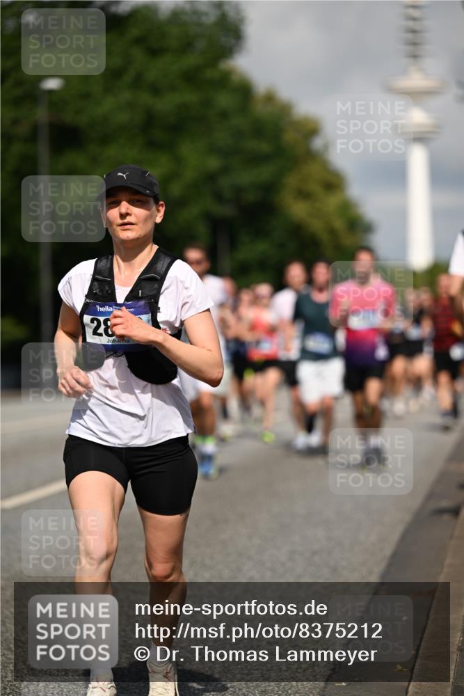 29.06.2025 - hella hamburg halbmarathon Dr. Thomas Lammeyer http://msf.ph/oto/8375212 29.06.2025 09:58:19 Kennedybrücke 1119, 1342, 1399, 1750, 1817, 1942, 2020, 2222, 2367, 2442, 2470, 2561, 2670, 2816, 2889, 3562, 4017, 4029, 4816, 5020, 5447, 5706, 5884, 6290, 6819, 6978, 6991, 7087, 7274, 7297, 7335, 7709, 7908, 8142, 8374, 8482, 8576, 8698, 8916, 8981, 9038, 9051, 9463, 9710, 9924, 10057, 10529, 11125, 11422 meine-sportfotos.de